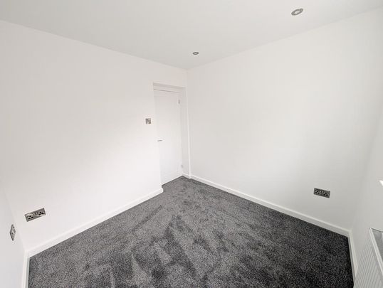 3 bedroom end of terrace house to rent - Photo 1
