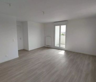 location Appartement T4 DE 78.41m² À LE BLANC MESNIL - Photo 2