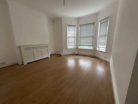 2 Bed Flat, St Fillans Road, SE6 - Photo 1