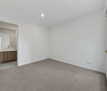 16 Brockwood Street, Deanside VIC, Belconnen - Photo 5