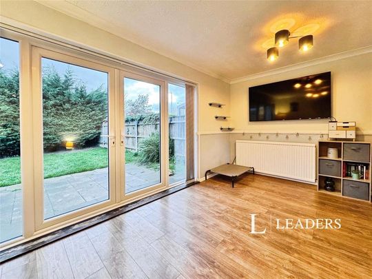 3 bedroom semi-detached house to rent - Photo 1