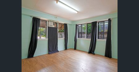 Stylish unit in great location - Photo 2