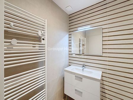 Maison 3 pièces avec cour, - Photo 5