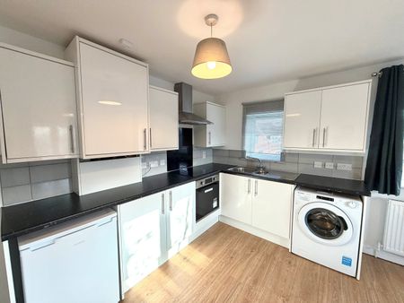 High Street, Didcot - Photo 3