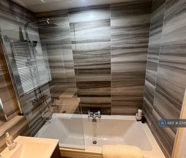 2 bedroom terraced house to rent - Photo 2