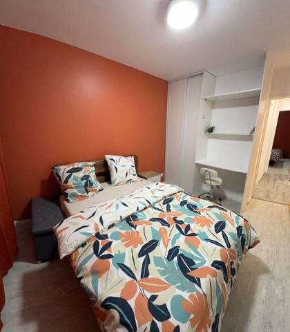 Chambre entièrement équipée - Photo 3