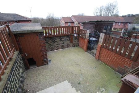 3 bedroom end of terrace house to rent - Photo 4