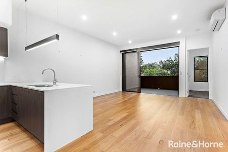 Stylish One-bedroom Apartment in Convenient Location! - Photo 2