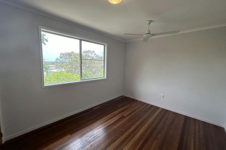 WHERE COMFORT MEETS EASY FAMILY LIVING - THIS BEAUTIFUL HOME IS AVAILABLE NOW! - Photo 4