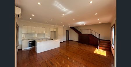 Spacious Two‐Storey Home in a Quiet Location – Inspection by Appointment - Photo 5