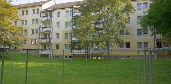 ++ frisch renoviert ins neue Glück ++ 3-Raum-Wohnung mit flacher Dusche ++ - Foto 2