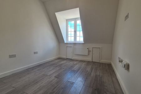 High Street - Photo 3