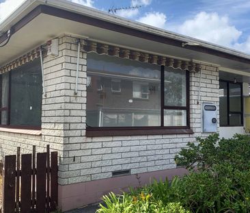 Charming 2-Bedroom Home - Photo 4