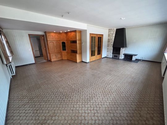 Uitzonderlijk ruim appartement met 4 slaapkamers, bureau en dubbele garage - Photo 1