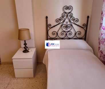 Sevilla - Photo 2