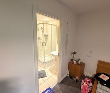 Room in a Shared House, Helmdon Road, LE2 - Photo 3