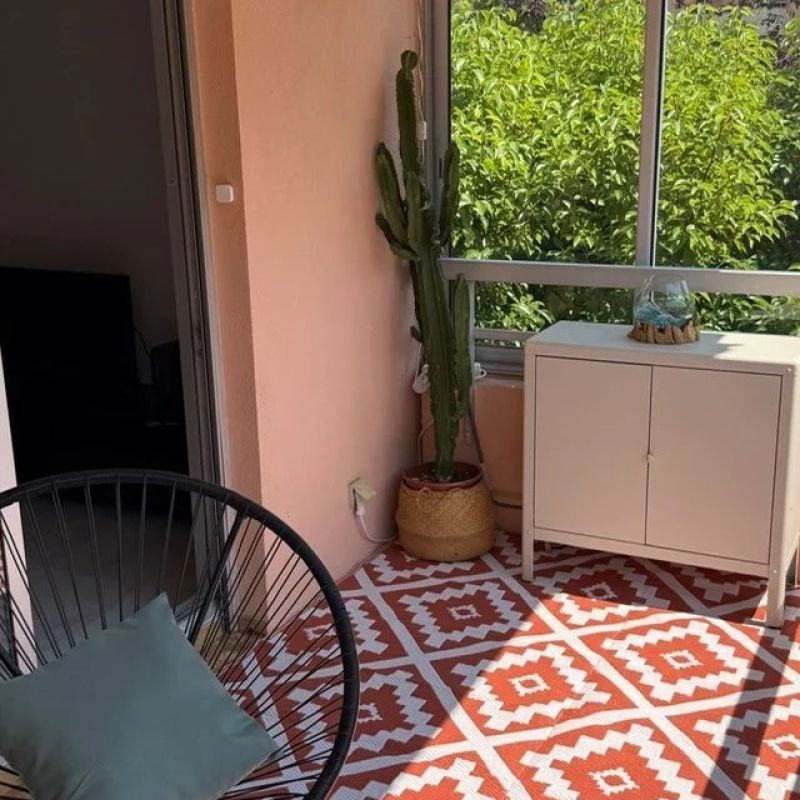 MENTON, LOCATION SAISONNIÈRE - BEAU 2P, TERRASSES & PISCINE - Photo 1