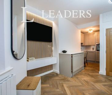 Studio to rent - Photo 2