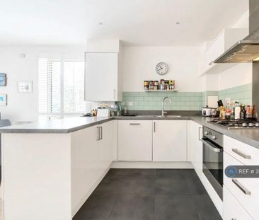 1 bedroom in a flat share to rent - Photo 4