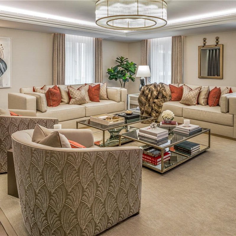 At c.1970 sq. ft, this is a luxuriously appointed third floor (with lift) two bedroom, two bathroom apartment, enviably in the heart of Knightsbridge. Highlights include a band new kitchen, concierge and on-site leisure facilities. EPC rating B | Council Tax Band H - Photo 1