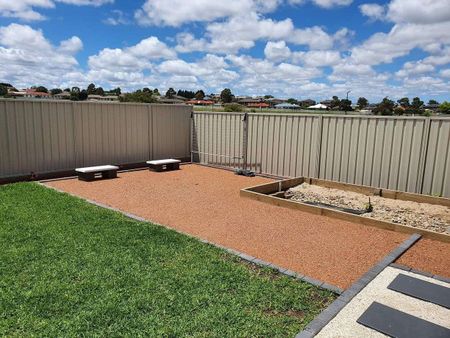 40 Quiberon Way, Goulburn, NSW 2580 - Photo 2