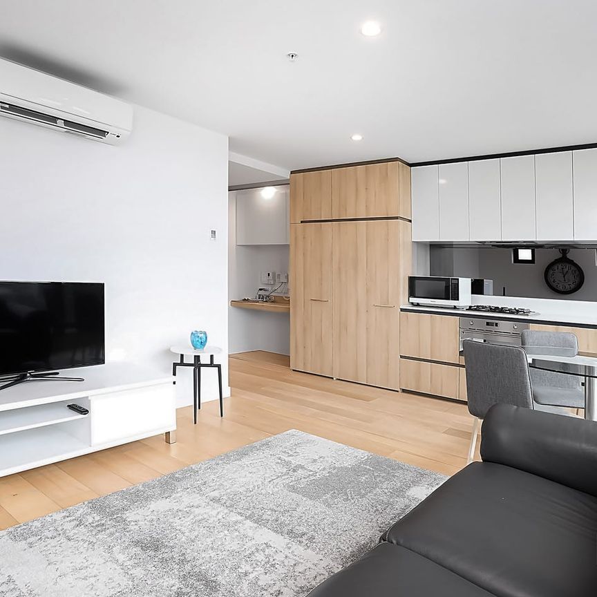 Sky-High living on level 29 with stunning views & premium lifestyle amenities - Photo 1