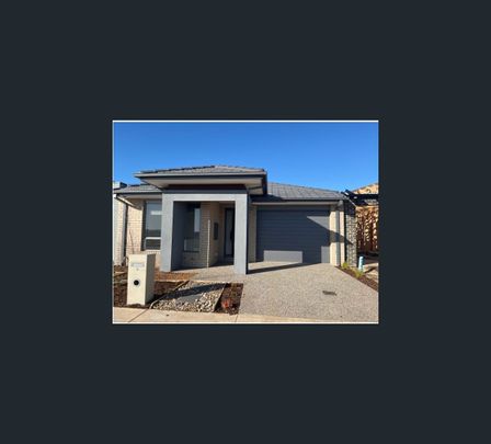 54 Fountain Drive, Beveridge, Vic 3753 - Photo 1