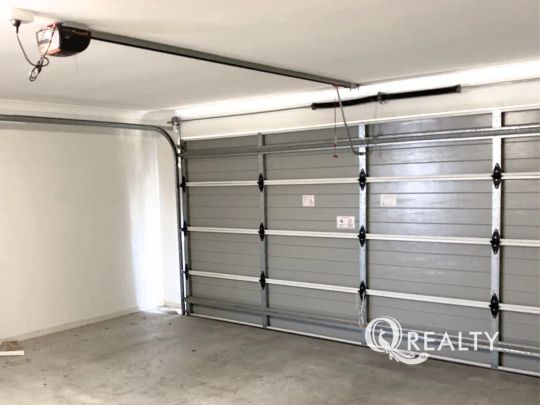 “🏡Large 5 Bedroom Low-set Family Home in Forest Lake!” - Photo 1