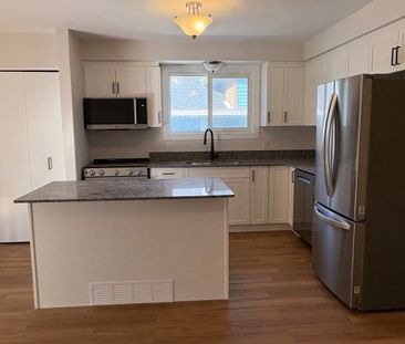 1-61 Abbey Dale Crt, Kingston, ON K7K 5W8 - Photo 3