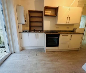 Boscombe Spa Road, BOURNEMOUTH - Photo 4