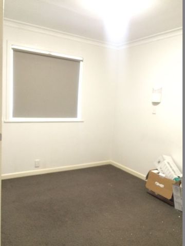 Sunny Brick and Tile 2 bedroom - Photo 3