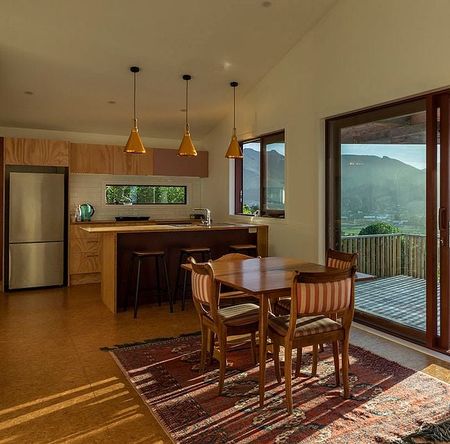 Short-term, Furnished, Views, WiFi, Mt Pleasant - Photo 2