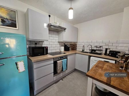 1 bedroom flat to rent - Photo 4