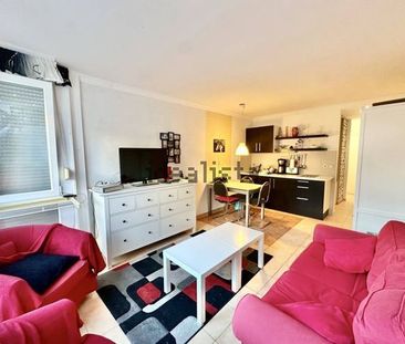 Alquiler de piso en Calle Hermanos Álvarez Quintero - Photo 5