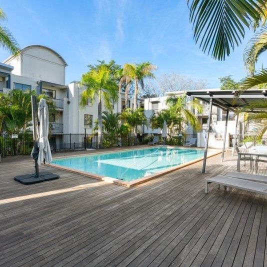 Two bedroom apartment in the heart of Toowong - Photo 1