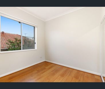 STYLISH SEMI-LIKE BOUTIQUE APARTMENT WITH TRANQUIL VIEWS - Photo 2