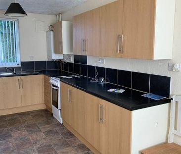 2 bedroom semi-detached house to rent - Photo 6