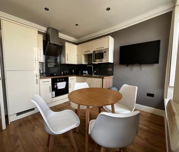 2 bedroom private hall to rent - Photo 6