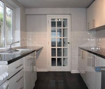 3 bedroom terraced house to rent - Photo 6