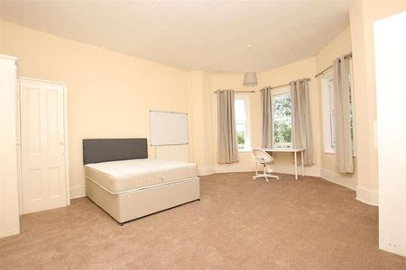 Hillstead House, Weston Park East, Bath, BA1 - Photo 4