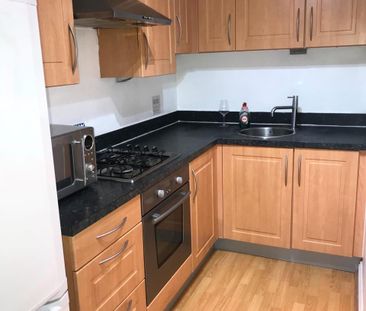 1 Bed Flat, Tarragon Court, IG1 - Photo 3