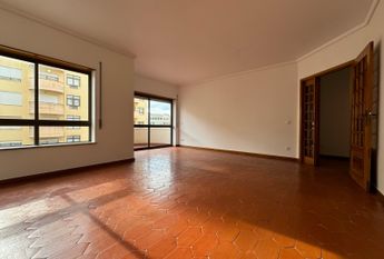 Apartamento T3 para Arrendamento na Quinta D. JOÃO