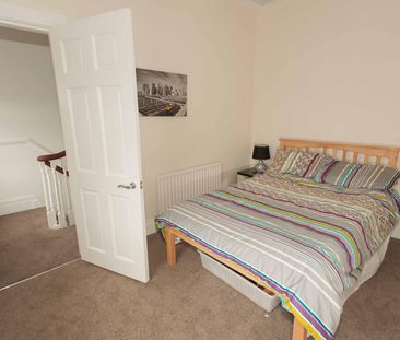 8 Adelaide Avenue ., Belfast, BT9 7FY - Photo 4