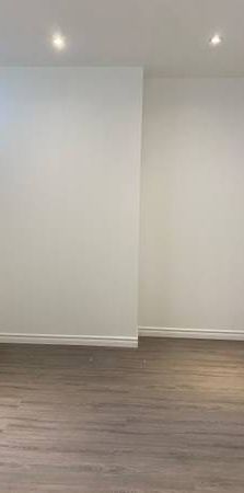 3 Beds 2.5 Baths Unit in Downtown Toronto - Photo 1