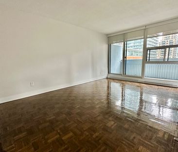 For Lease - 33 Isabella Street Unit# 911, Toronto, Ontario - Photo 3