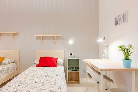 Via Assietta, Milan, Lombardy 20161 - Photo 4