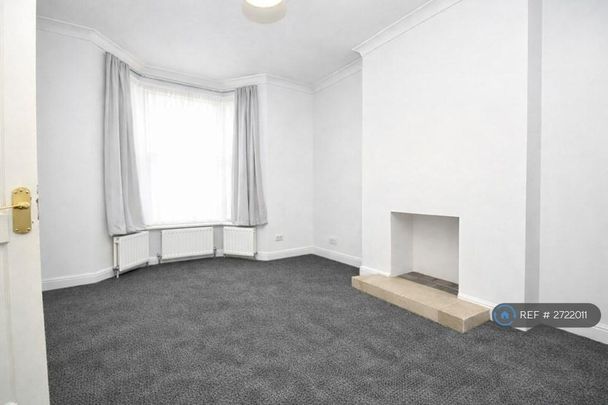 4 bedroom terraced house to rent - Photo 1