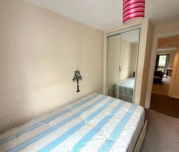 2 bedroom Flat To Let - Photo 6