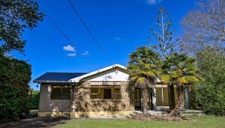 Character 3 bedroom home - Photo 3