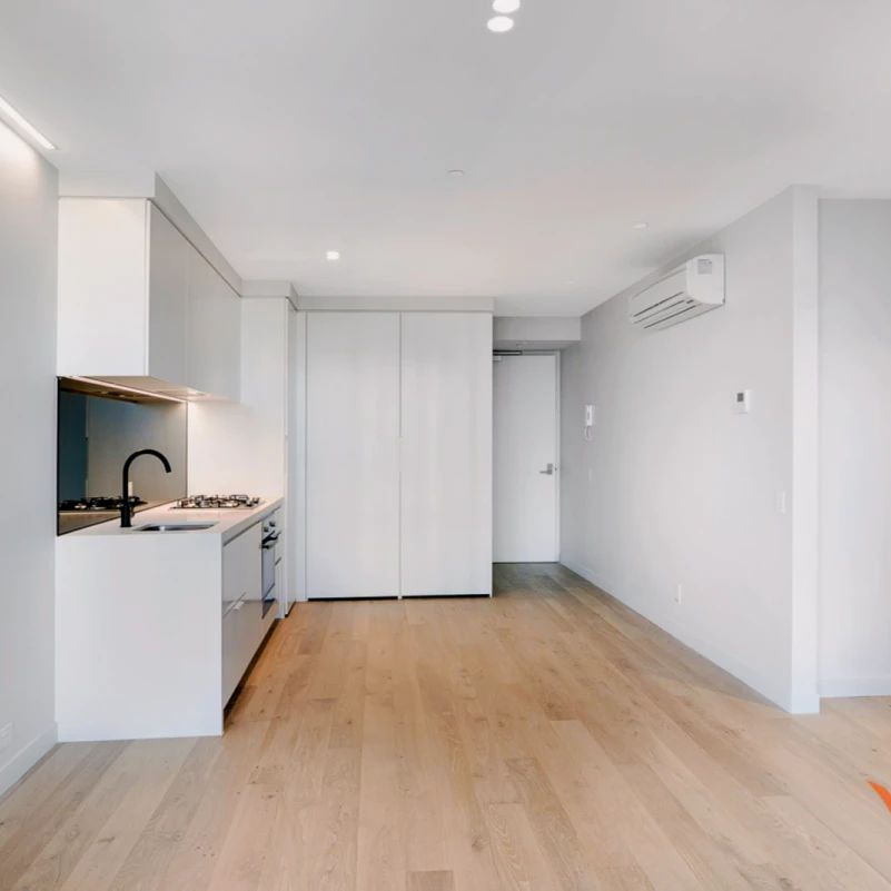 2 Bed, 1 Bathroom - Photo 1